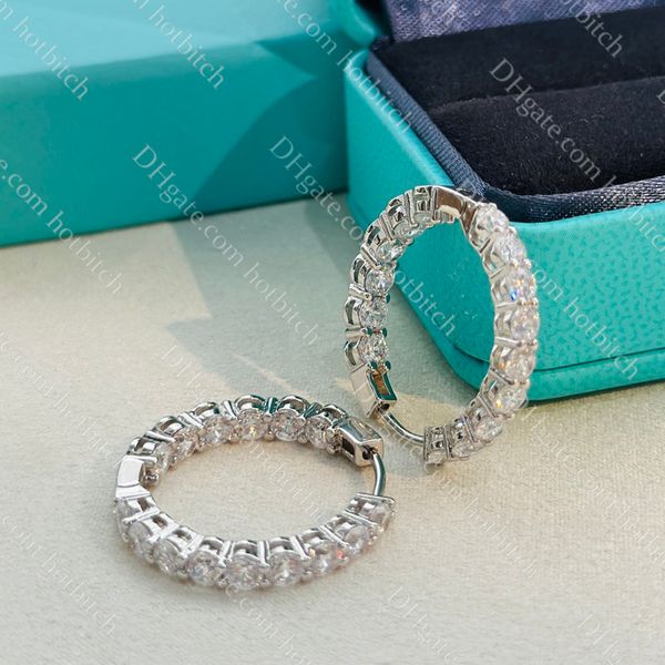 Orecchini di diamanti firmati orecchini per le donne Orecchini rotondi alla moda Orecchini di alta qualità in argento 925 con gioielli di lusso per donna Regalo di San Valentino all'ingrosso