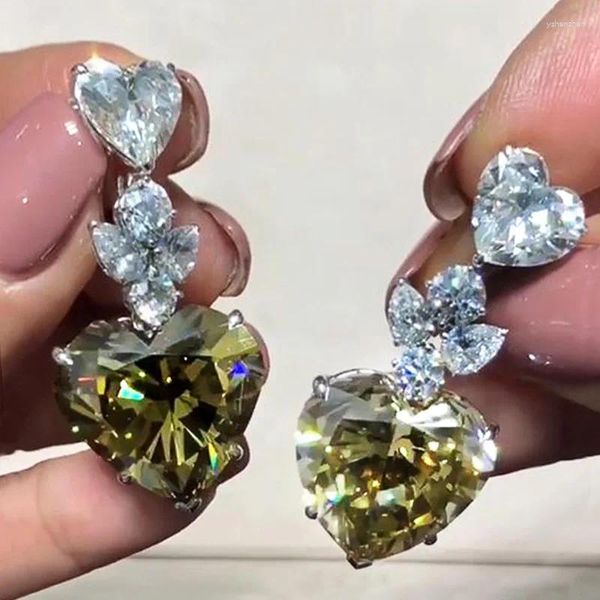 Orecchini pendenti semplici a forma di cuore verde oliva zircone dichiarazione geometria goccia per gioielli di moda da donna 2024