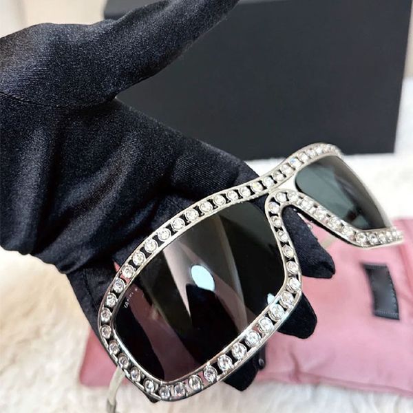 Luxuriöse Damenbrille mit Kristallrahmen, Designer-Farbwechselgläser, UV400-beständig, Sonnenschirm, modische Strandparty-Spiegel, mit Originalverpackung A71558