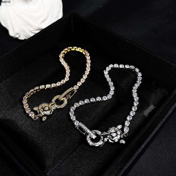 Il nuovo braccialetto per la testa leopardo è leggero e lussuoso. È pieno di gioielli anelli a mano chiusura a diamante f0am