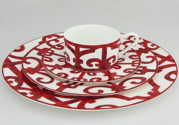 Finestra in ferro spagnolo Set di piatti per la cena Piatti per alimenti in bone china Piatti in ceramica Set di stoviglie Confezione di piatti da bistecca 41069875