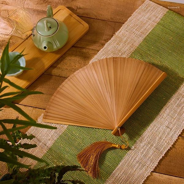 Estatuetas decorativas estilo chinês retrô todo em bambu liso cor primária dobrável ventilador diário portátil pequeno e fácil de abrir fechar clássico