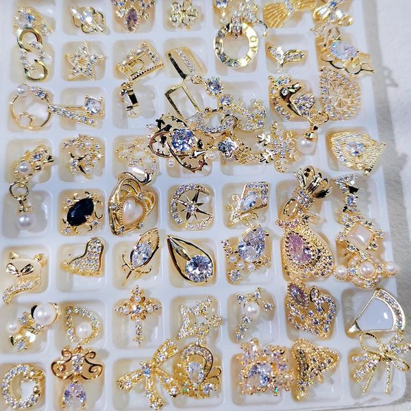 100 pezzi ciondoli zirconi per nail art disegni casuali gioielli di lusso coreani per la decorazione di nail art moda molte pietre di forme diverse 240401