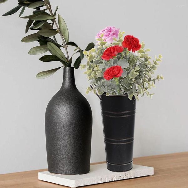 Vasen, simulierter Retro-Eimer, Verzierung, handgehaltene Blume, rustikaler Vintage-Pflanzgefäß aus Eisen