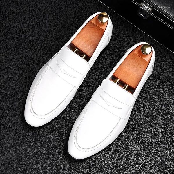 Sapatos de vestido Moda Homens Branco Penny Loafter Couro Patente Oxford Flats Casual Masculino Homecoming Casamento Zapatillas Hombre