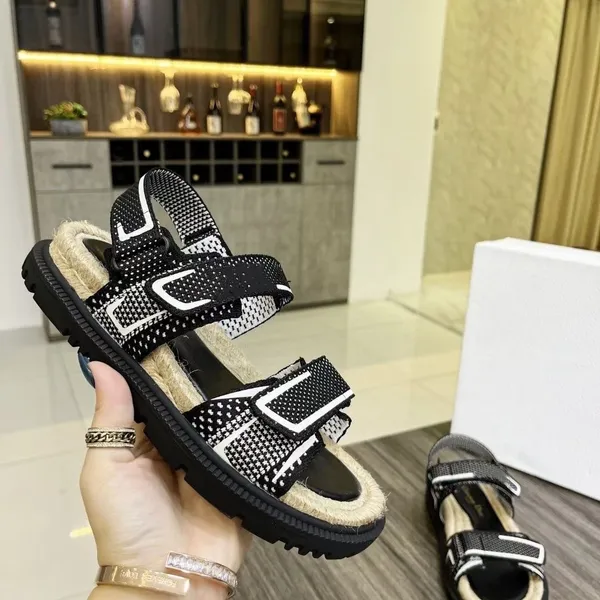 Tasarımcı Sandallar Kadın Slaytlar Dikişleri Deri Slide Terlik Süet Lüks Sürücüler Erkekler İçin Kadın Ayakkabı Platformu Moda Slide Sway Flat Plaj Sandal Boyutu 36-41