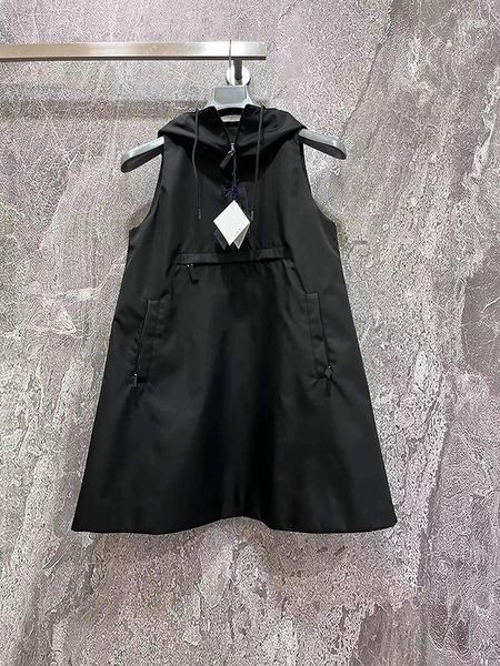 Casual Kleider Mode Hohe Qualität Schwarz Nylon Kleid Für Frauen 2024 Chic Mit Kapuze Ärmellose Applique Straße Mini A-Line Dame