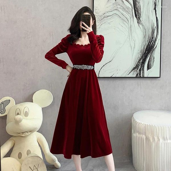 Lässige Kleider W4M Custom Cocktail Light Luxury Socialite Velvet Puffy Sleeves Red Annual Party Dress