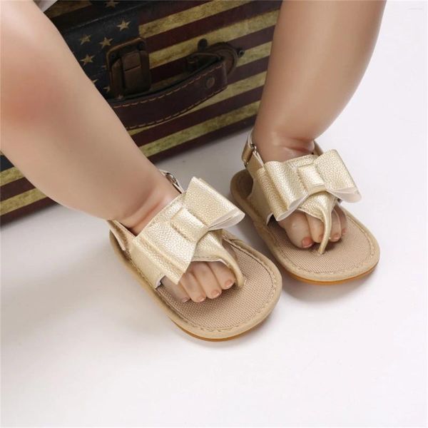 Primeiros caminhantes 2024 Baby Garden Grils Sandálias Nascidas Sapatos de Caminhada Arco Verão Menina Cem Confortável Soft Sole Walker