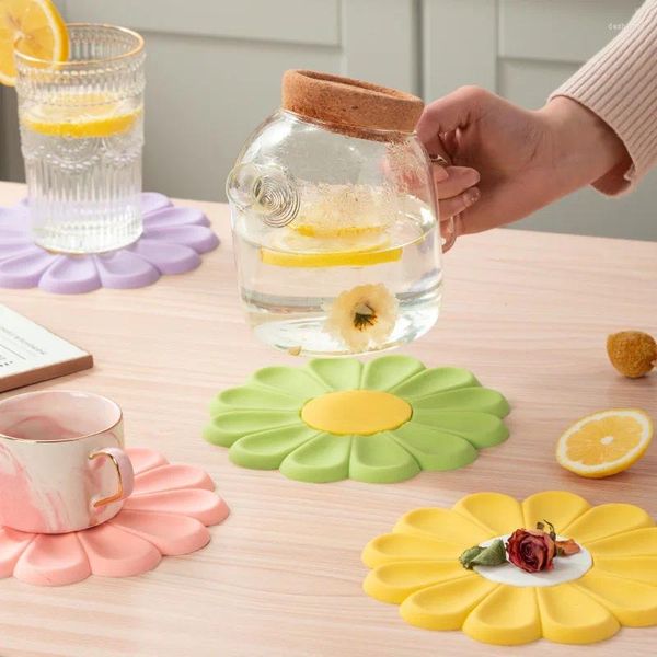 Tischsets Hitzebeständige Silikonmatte Getränkebecher-Untersetzer Rutschfester Topflappen Tischset Küchenzubehör Blume