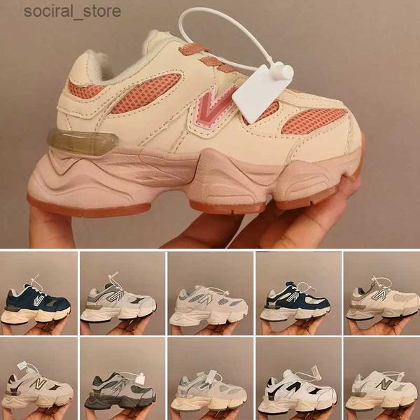 First Walkers Bambini 9060 Scarpe da corsa Top Joe Freshgoods Scarpe da ginnastica per neonati Pelle scamosciata 1906R Designer Penny Cookie Rosa Baby Shower Blu Sale marino Sport all'aria aperta30 L240402