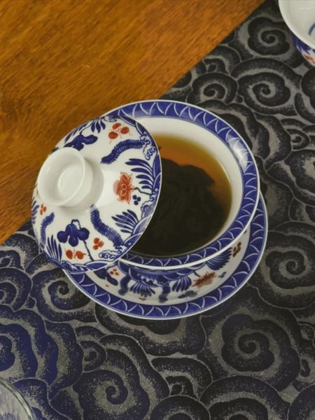 Conjuntos de chá Jingdezhen Azul e Branco Esmalte Vermelho Três Tampa Tigela Porcelana Retro Pintado à Mão Grande Única Cerâmica Teacup