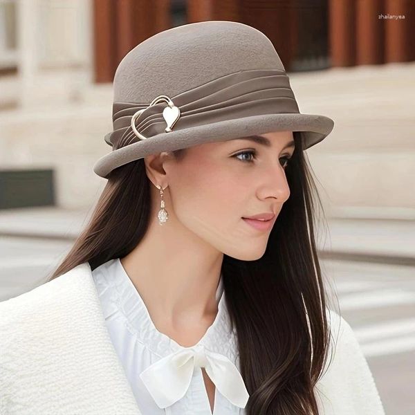 Berretti Elegante stile francese Cappello a secchiello in lana Fibbia a cuore Decorazione a nastro Cappelli da bacino Cappelli stile Fedora caldi per le donne Autunno Inverno