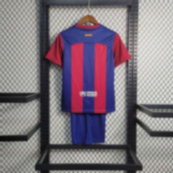 Camisas de futebol Camisa de futebol, conjunto de roupas infantis do Barcelona, versão tailandesa, equipamento de ventilação respirável de alta qualidade, baixo preço e econômico