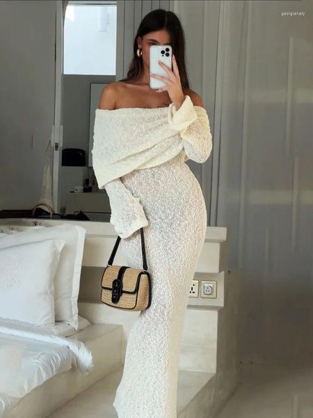 Lässige Kleider Tossy Knit Hollow Out Off-Shoulder Maxikleid Weibliche Vertuschung Lose Langarm Urlaub Strand Party Frauen Strickwaren