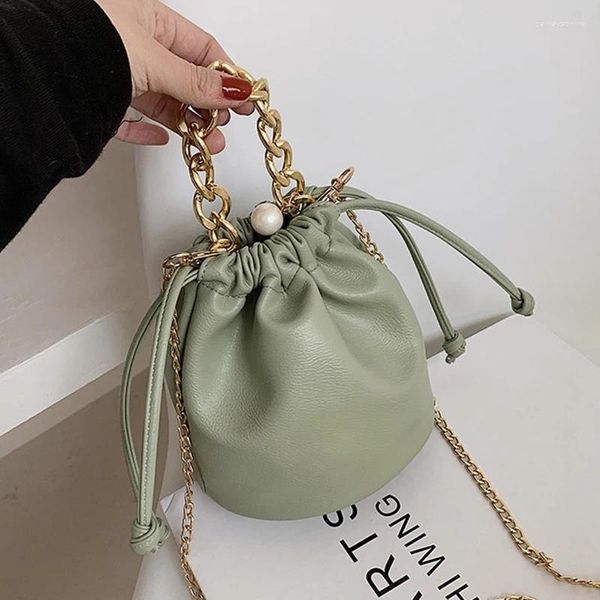 Borsa a secchiello piccola con perle Tote 2024 Primavera Borsa a tracolla a catena da donna in pelle PU di alta qualità