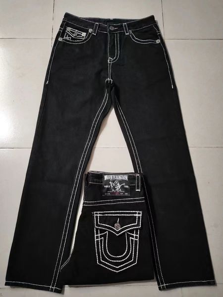 2024 Дизайнерские джинсы мужские джинсы скинни скинни черные скинни наклейки с легкой мытьем разорванные мотоциклетные скалы. Возрождение бегунов Истинные религии фиолетовые джинсы 7 MWG8