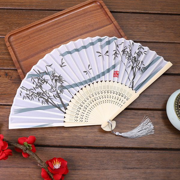 Fan di seta giapponese cinese Fan di legno Stinco Classical Dance Fan con Nappel Elegent Female Hand Fan Craft Photo PROP