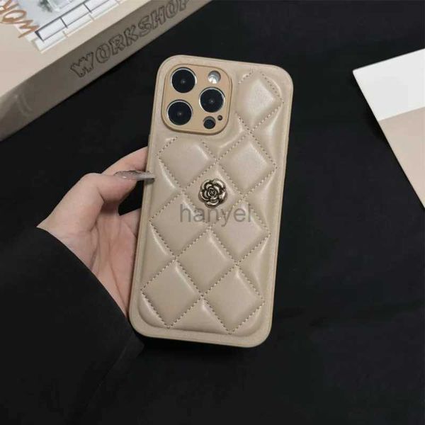 Custodie per cellulari Custodia lussuosa in reticolo di pelle di alta qualità per iPhone 15 14 13 12 11 Pro Max Fashion 3D Camelia Cover anti-caduta in silicone 2442