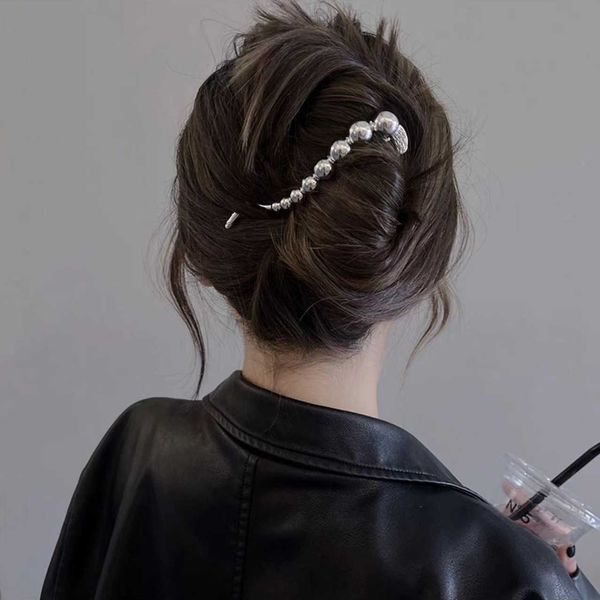 Acessórios de cabelo em liga de zinco Instagram Cold and Cool Frog Clip Beads com um estilo minimalista sofisticado.A torção de uma linha está na moda
