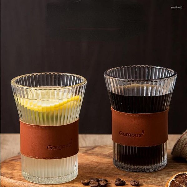 Bicchieri da vino Tazza di vetro a grana verticale Orecchio appeso Caffè Tazze da tè per uso domestico Bottiglia d'acqua isolata organo di alta bellezza