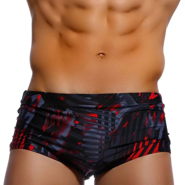 Shorts novos homens de banho impressos com xícara de shorts de racha de praia quente moda de banho de banho respirável moda masculina baús de natação