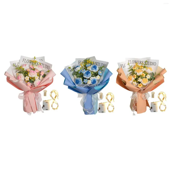 Fiori decorativi Bouquet di fiori all'uncinetto Rose Regalo di San Valentino Piccole margherite lavorate a maglia