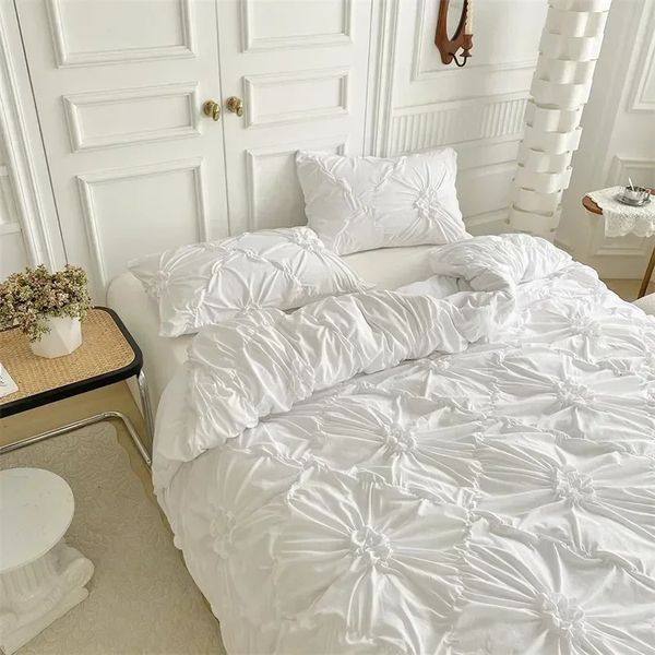 Alta qualidade Twist Twist Flowers Bedding Conjunto de cama queen belisca artesanato plissado tampa de edredão Conjunto de coberturas duplas conjuntos de cobertores 240320