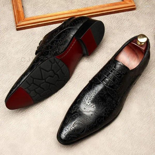 Sapatos de vestido Luxo Oxford Homens Couro Italiano Esculpido Preto Genuíno Dedo Pontudo Lace Up Casamento Escritório Formal