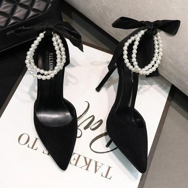 Классические туфли, черные туфли на высоком каблуке, стиль 2024, на шпильке с острым носком, жемчужные ножные браслеты, элитные женские удобные