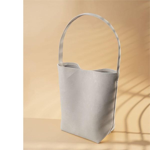 Borsa tote in vera pelle da donna 2024 Nuova borsa cinese a spalla singola di grande capacità Borsa per la spesa per il tempo libero Borsa per pendolari sotto le ascelle Pittura a inchiostro Crema di design a mano libera