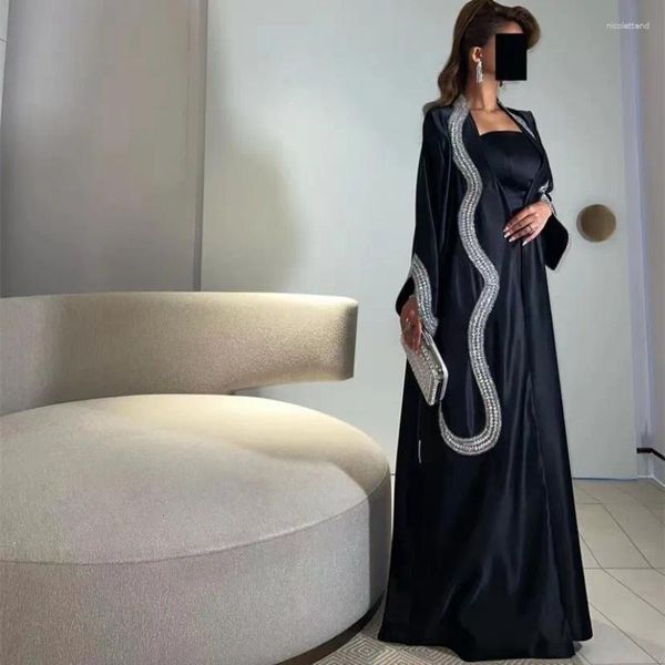 Vestidos de festa pretos sem alças dubai Arábia Saudita para mulheres de miçangas de miçangas longas