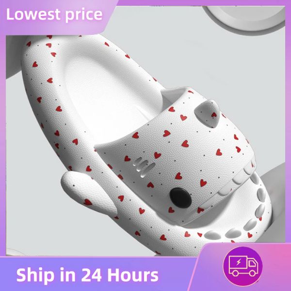 Stiefel 2023 Neue Folien Frauen Herzmuster Cartoon Hai -Form Single Band Eva Slipper Plattform Cartoon Strand Sandalen Frau Schuhe