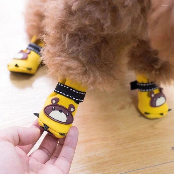 Dog Abbigliamento 4pcs/set per animali domestici traspiranti scarpe a sola morbida alette per cucciolo calzature per abbigliamento da panno resistente al piede per quattro stagioni