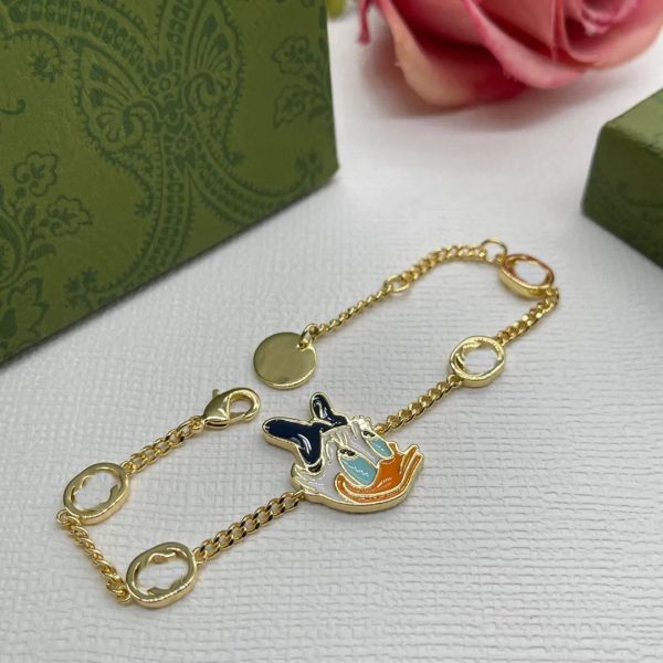 Bragues de luxo Brand Letter Bracelet Chain Famous Women 18k Gold Crystal Rhinestone Pearl Pulseira Link Cadeia Casal Presentes Jewerlry Acessórios GB-064