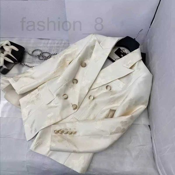 Frauenanzüge Blazers Designer 2024 Frühjahr neuer Stil Promi Mode Button Butterfly Stickerei Taille Wicked Anzug Mantel PWV1