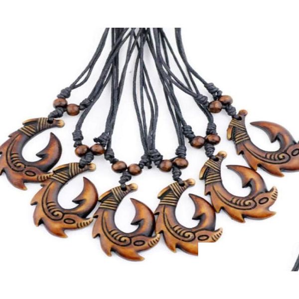 Colares pendentes inteiros 12pcslot COO Men Women039S New Zealand Tribal Maori Hei Matau Fish Hook Charms Pingents Surfer Colar Charking Dh0ci