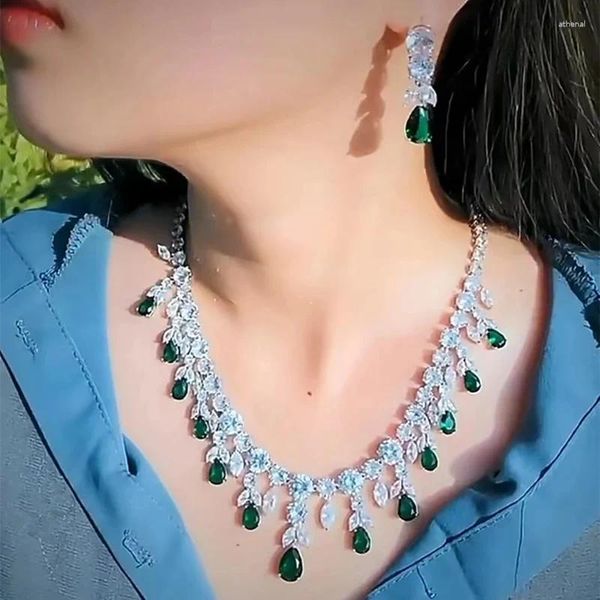 Kolye Kolyeler Parti Takı Setleri Kadınlar için Parlatıcı Damla Küpe Kolye Oluşturuldu Emerald Stone Düğün Aksesuarları Moda Hediyesi
