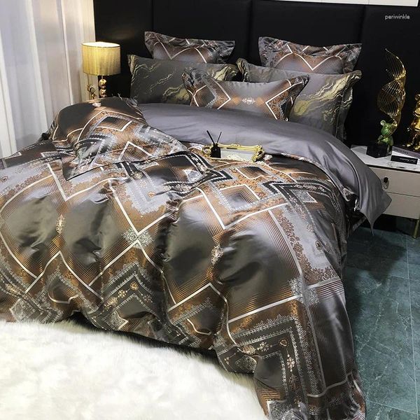 Conjuntos de cama Conjunto confortável de capa de luxo de luxo para vender a seda cetim kawaii lençóis bordados de bordados roupa de capa móveis