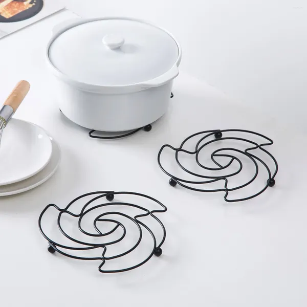 Tischmatten 1pc Creative Iron Round Tacemat Pan Pot Mattenhalter Ständer Thronemat Kochgeschirr Getränke Coasters Küchenwerkzeuge