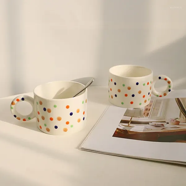 Tazze dipinte a mano a pois a mano carina tazza di tazze in ceramica tazza di caffè