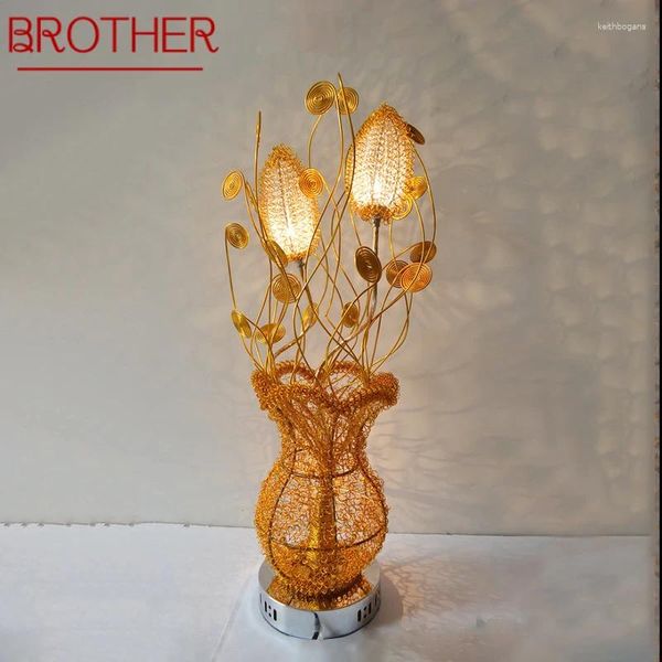 Lâmpadas de mesa Brother Modern Golden Lâmpada Arte da moda da sala Iviving Bedroom LED LED LEVIDO ALUMA DE Mesa
