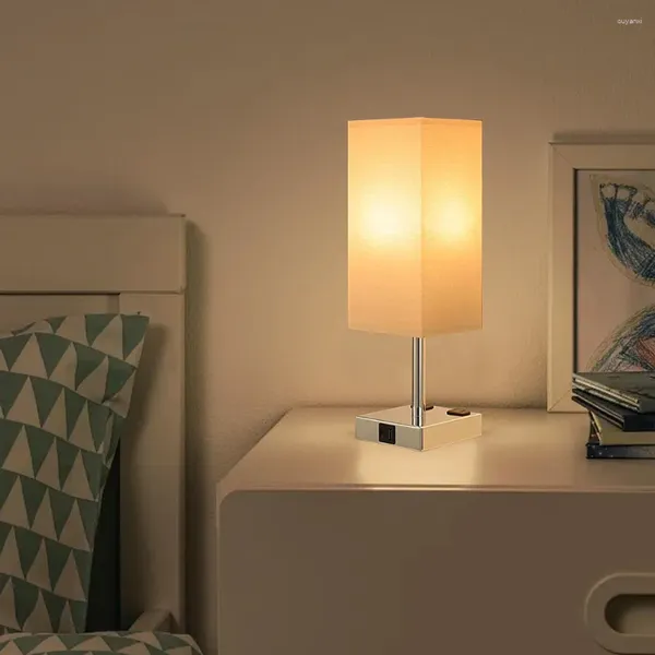 Tischlampen Schreibtischlampe mit USB C A Ladelöffnungen und Dual AC Outlets Night Light Control LED -Lampe für Schlafzimmer Wohnzimmer Büro