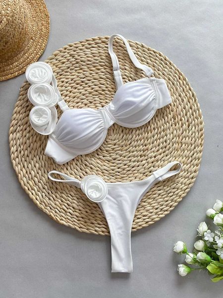 Moda de banho feminina Sexy 3D Flower Bikini Conjunto 2024 Womens White Push Underward Rouphe Micro Swimsuit Brasilian Cut Swimsuit Thong Swimsuit J240403