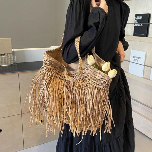 Borse da donna intrecciata con paglia per la borsa di moda intrecciata di grande capacità spalla semplice con nappe per viaggi