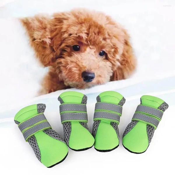 Abbigliamento per cani 4pcs Sneaker per animali domestici Fastener Anti-Skid Dogs Mesh per Chihuahua Pug Cat Shoes Products