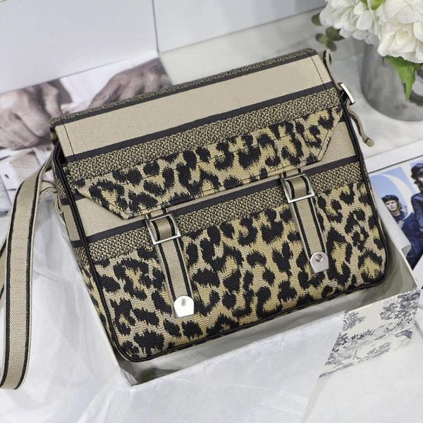 Bolsas de ombro de ombro da moda feminina letra de letra de bordado de leopardo de leopardo misto botão de metal Button Crossbody Mensageiro Bolsa