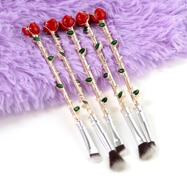 5pcsset Soft Rose Form Make -up Pinsel Set Flauschiger Metallgriff Augenbrauen Multi funktionelle synthetische Faser -Lidschatten 240403