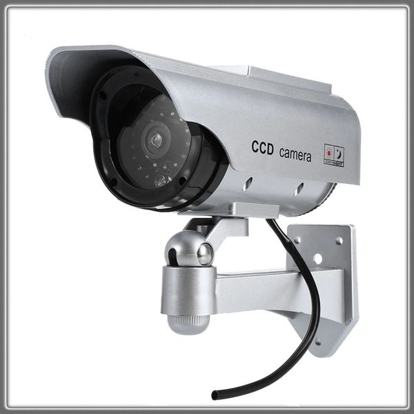 Dummykamera wasserdichte Outdoor gefälschte Kamera angetriebener Solar Batterie Flacker Blink LED Security Bullet CCTV -Kamera für Innenräume
