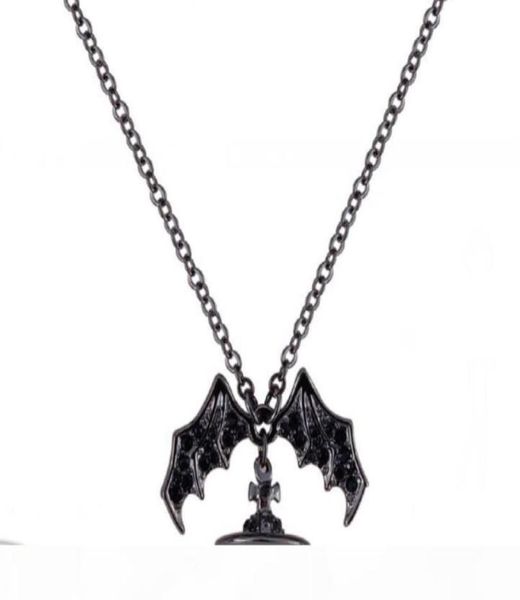 Queen Mother Demon Evil Titanio Black Wings Diamond Saturno Necklace Super Cool Punk Bat5118173